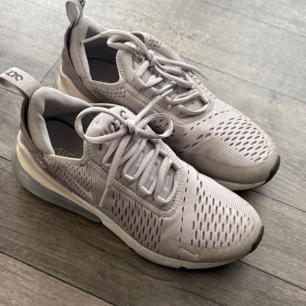 Nike Light Gray Max 270